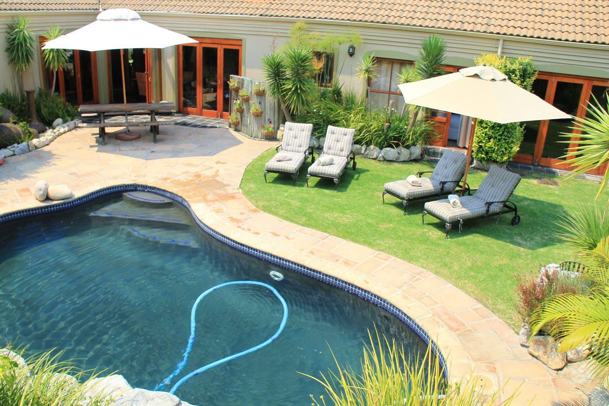 Villachad Guesthouse Kleinmond Exterior foto